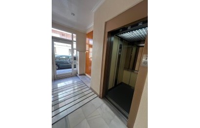 Revente - Appartement - Elche - San Crispín
