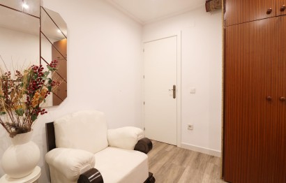 Reventa - Apartamento / piso - Elche - Reina Victoria-Miguel Hernández