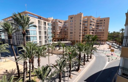 Reventa - Apartamento / piso - Elche - Centro