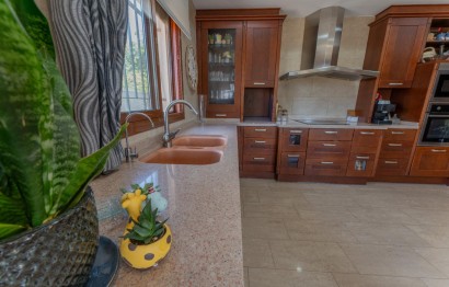 Reventa - Villa - Peña las aguilas - Peña de Las Águilas
