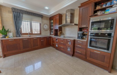 Reventa - Villa - Peña las aguilas - Peña de Las Águilas