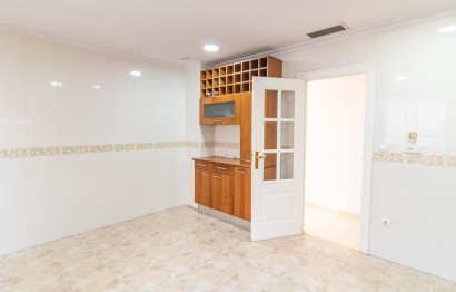 Reventa - Apartamento / piso - Elche - Centro