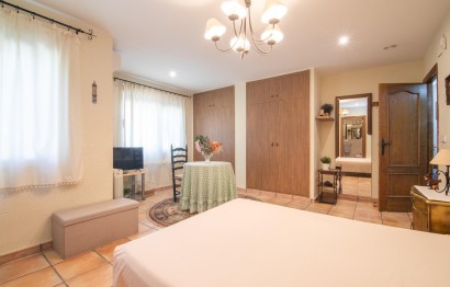 Reventa - Villa - Peña las aguilas - Peña de Las Águilas