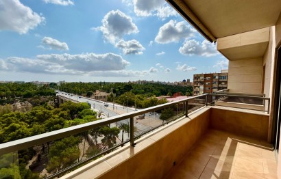 Alquiler a largo plazo - Apartamento / piso - Elche - Corazon de Jesus