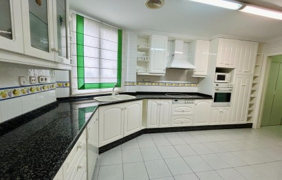 Alquiler a largo plazo - Apartamento / piso - Elche - Corazon de Jesus