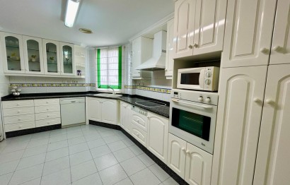 Alquiler a largo plazo - Apartamento / piso - Elche - Corazon de Jesus