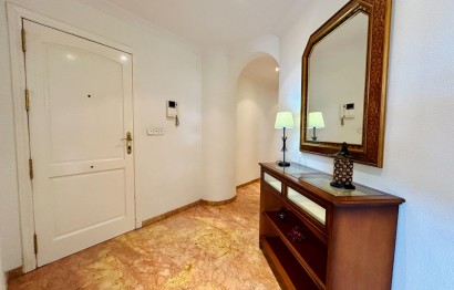 Alquiler a largo plazo - Apartamento / piso - Elche - Corazon de Jesus