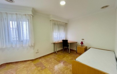 Alquiler a largo plazo - Apartamento / piso - Elche - Corazon de Jesus