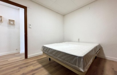 Alquiler a largo plazo - Apartamento / piso - Elche - Corazon de Jesus