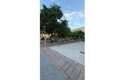 Revente - Commercial - Elche - Plaza Madrid