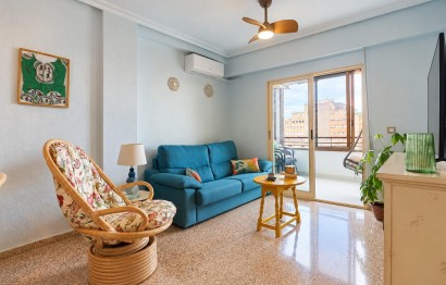 Resale - Apartment / flat - Arenales del Sol - Tercera linea playa