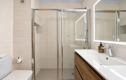 Resale - Apartment / flat - Arenales del Sol - Tercera linea playa