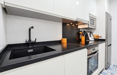 Resale - Apartment / flat - Arenales del Sol - Tercera linea playa