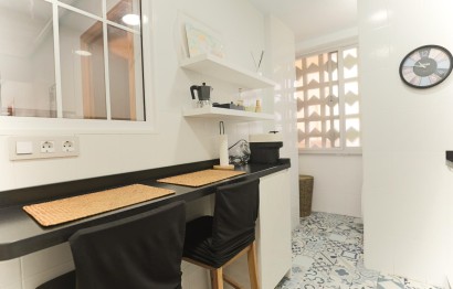 Resale - Apartment / flat - Arenales del Sol - Tercera linea playa