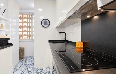 Resale - Apartment / flat - Arenales del Sol - Tercera linea playa