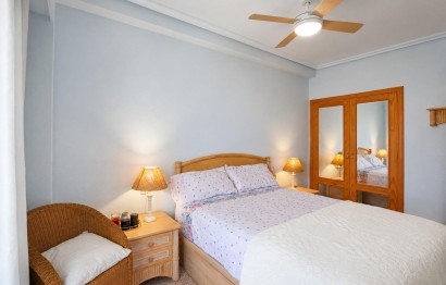 Resale - Apartment / flat - Arenales del Sol - Tercera linea playa