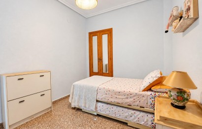Resale - Apartment / flat - Arenales del Sol - Tercera linea playa