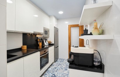 Resale - Apartment / flat - Arenales del Sol - Tercera linea playa