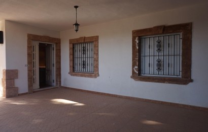 Resale - Villa - Perleta - Maitino-Perleta