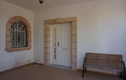 Resale - Villa - Perleta - Maitino-Perleta