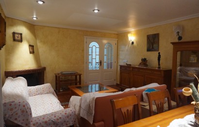 Resale - Villa - Perleta - Maitino-Perleta
