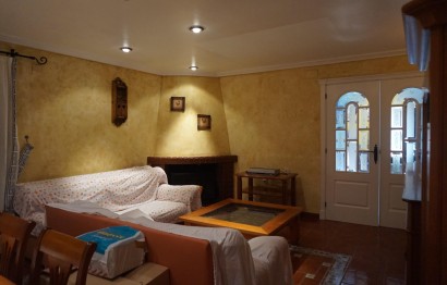 Resale - Villa - Perleta - Maitino-Perleta