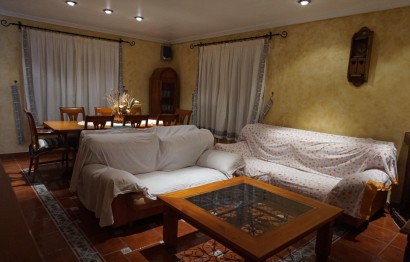 Resale - Villa - Perleta - Maitino-Perleta