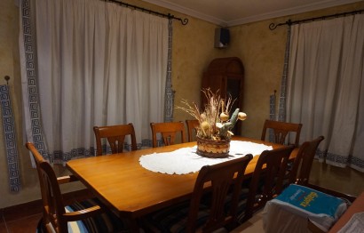Resale - Villa - Perleta - Maitino-Perleta