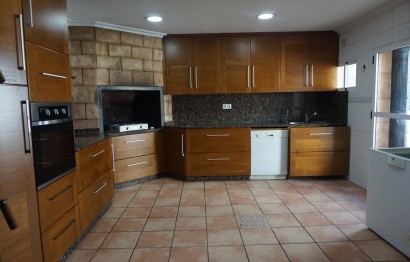 Resale - Villa - Perleta - Maitino-Perleta