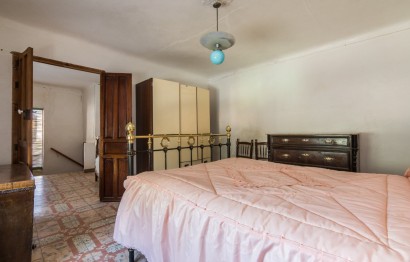 Resale - Townhouse - Algueña - CENTRO ALGUEÑA ESPAÑA