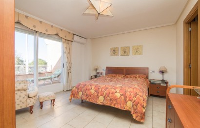 Reventa - Villa - La marina - Centro