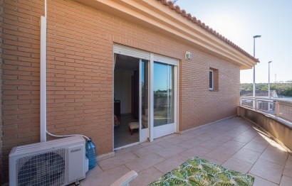 Reventa - Villa - La marina - Centro