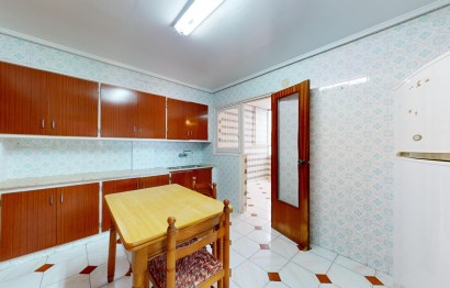 Resale - Apartment / flat - Elche - Plaza Crevillente