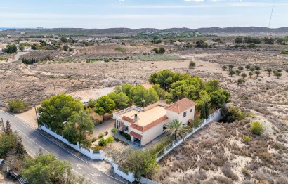 Reventa - Villa - Alicante - Ciudad de Asís - Font-Calent - El Bacarot