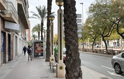 Revente - Commercial - Elche - Center
