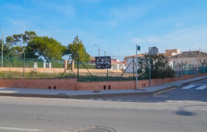 Resale - Plot / Land - Pilar de la Horadada - PILAR DE LA HORADADA