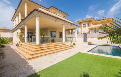 Reventa - Villa - Torrellano - Centro