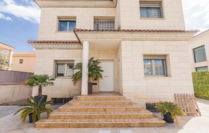 Reventa - Villa - Torrellano - Centro