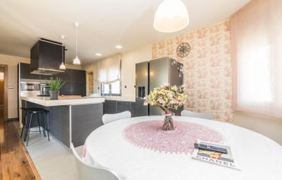 Reventa - Villa - Torrellano - Centro