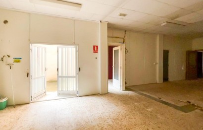 Revente - Commercial - Muro de Alcoy - Centro