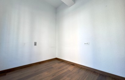 Reventa - Apartment - Elche - Asilo - Pisos Azules