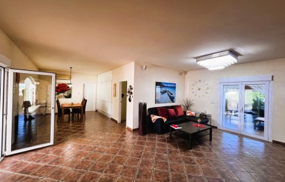 Resale - Villa - Jacarilla