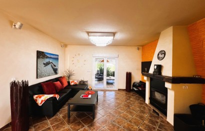 Resale - Villa - Jacarilla