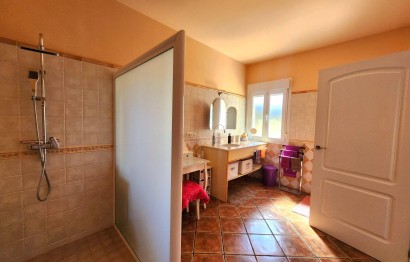 Resale - Villa - Jacarilla