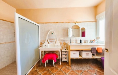Resale - Villa - Jacarilla