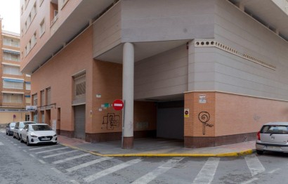 Resale - Parking - Santa Pola - Club nautico