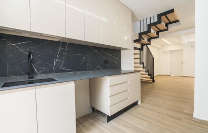 Revente - Triplex - Elche - Raval - Puertas Coloradas