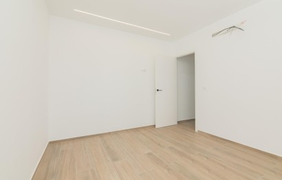 Revente - Triplex - Elche - Raval - Puertas Coloradas