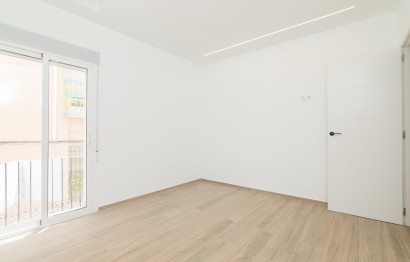 Revente - Triplex - Elche - Raval - Puertas Coloradas