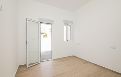 Revente - Triplex - Elche - Raval - Puertas Coloradas